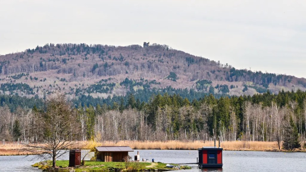Angelweiher bei Katharina mit Burg Primad